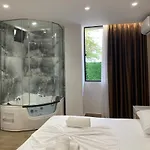 Sea La Vie فندق Kryemëdhej